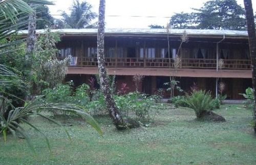 Miss Junies Lodge Тортугеро Экстерьер фото